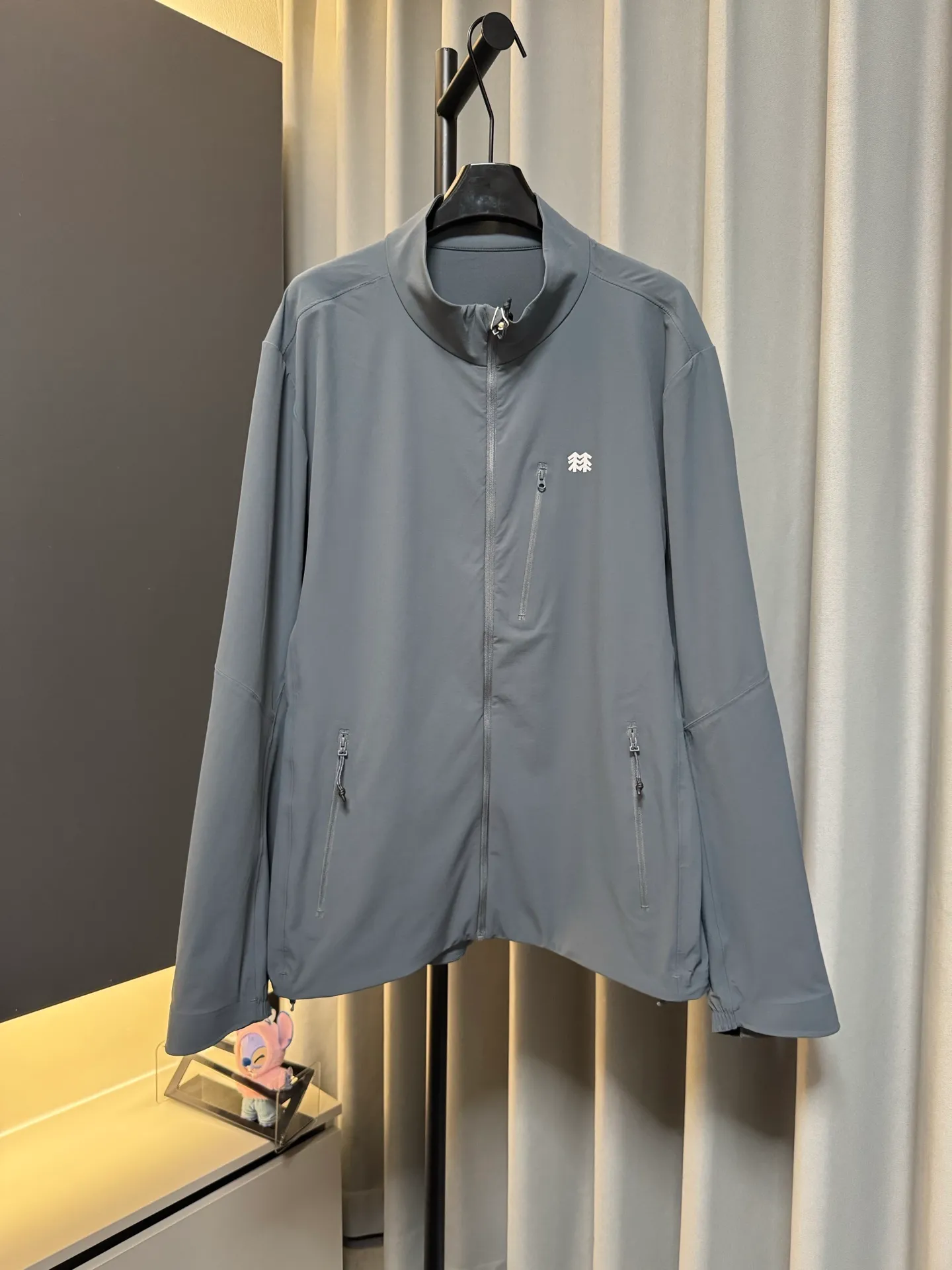 [Premium replica] KOLON SPORT/Kelon 26Fw TECHSHELL 3L soft shell jacket, stretch thin jacket (grey blue), originally purchased from KF, exclusive customization, custom dyed fabric, light and breathable, windproof and water repellent, hand pockets, taped inside, comfortable and not stuffy, look for the correct version Size: m/l/xl/2xl/3xl/4xl